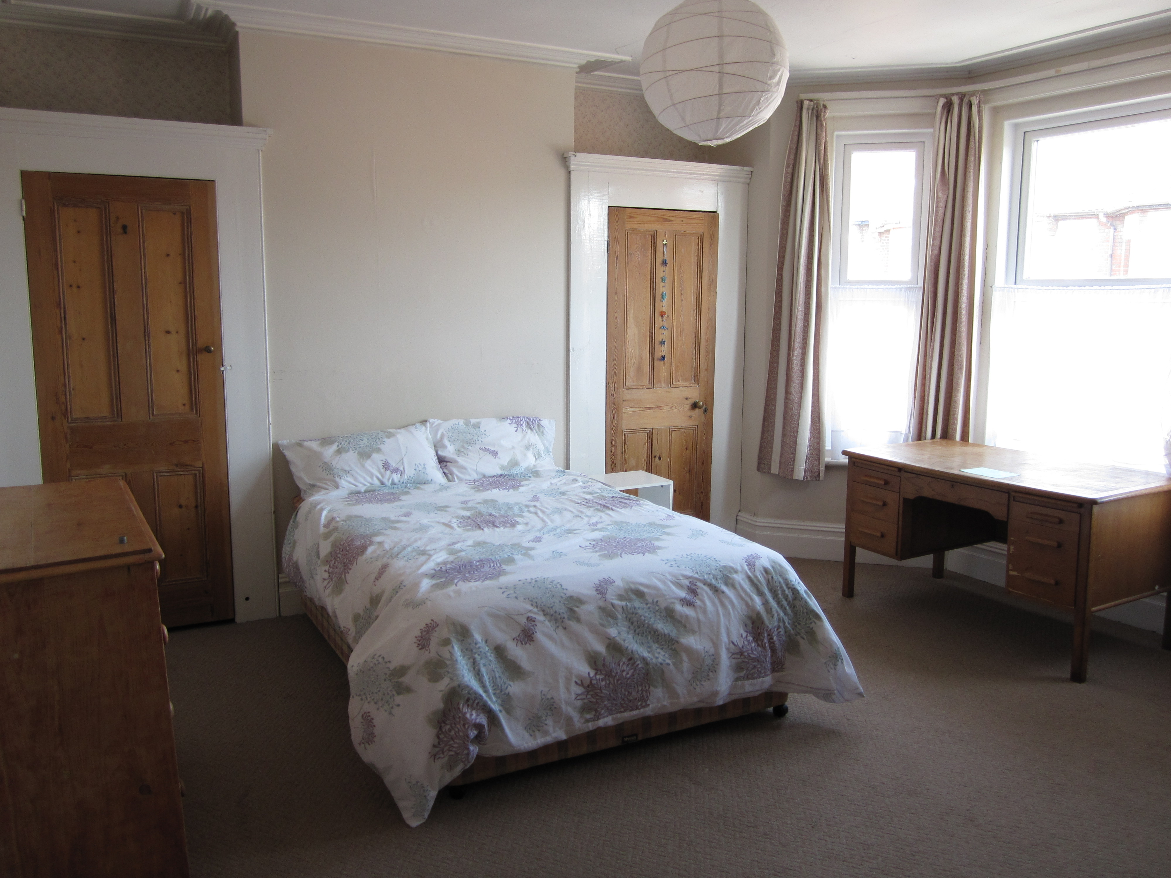 Shakespeare-bedroom2